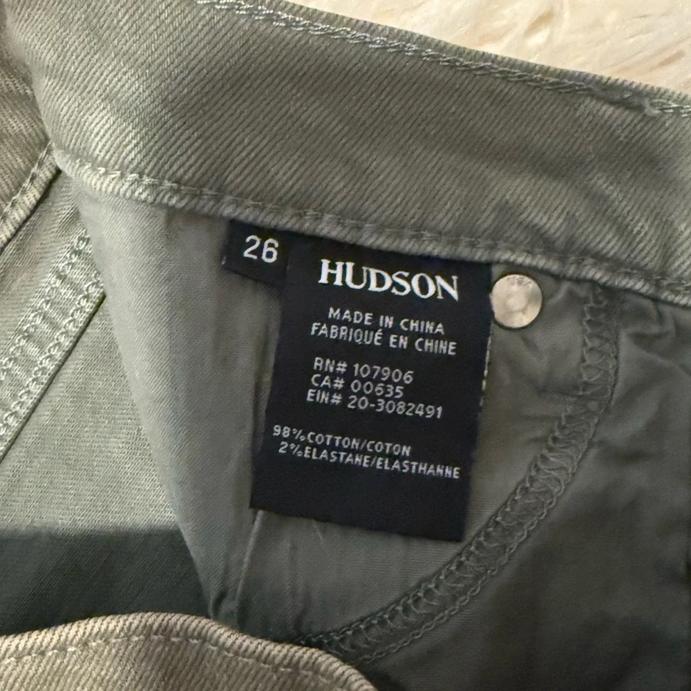 Hudson Kenzie cut off shorts size 26
